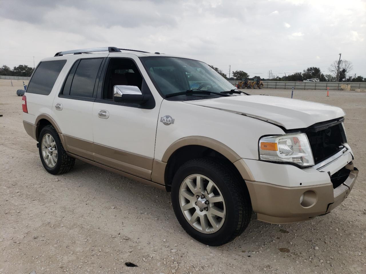 2014 Ford Expedition VIN 1FMJU1H50EEF06660 Copart auction photo, front end damage thumbnail 4