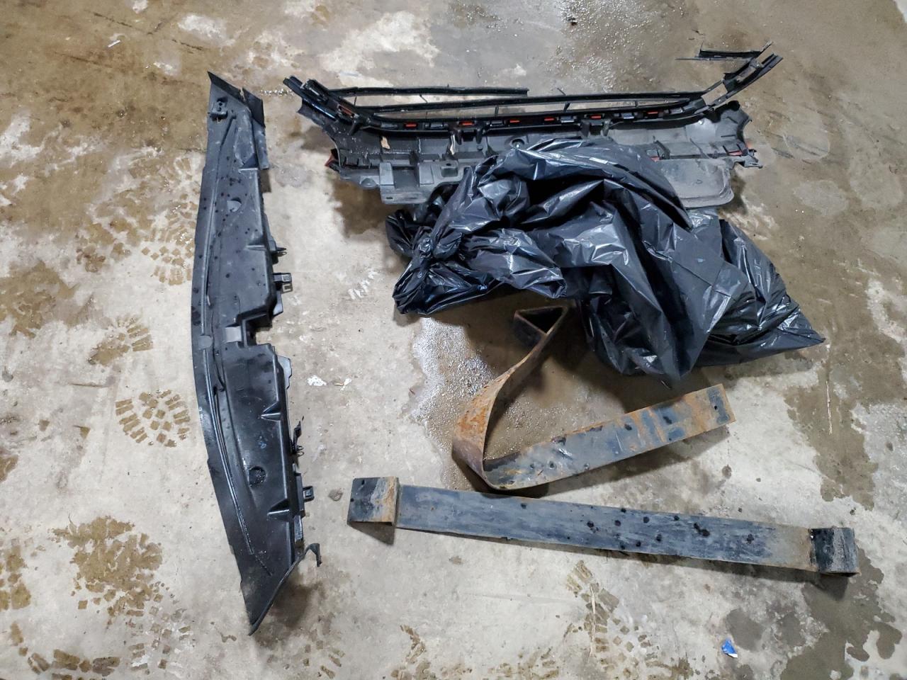 2018 Ford Fiesta VIN 3FADP4BJ0JM107032 Copart auction photo, front end damage thumbnail 12