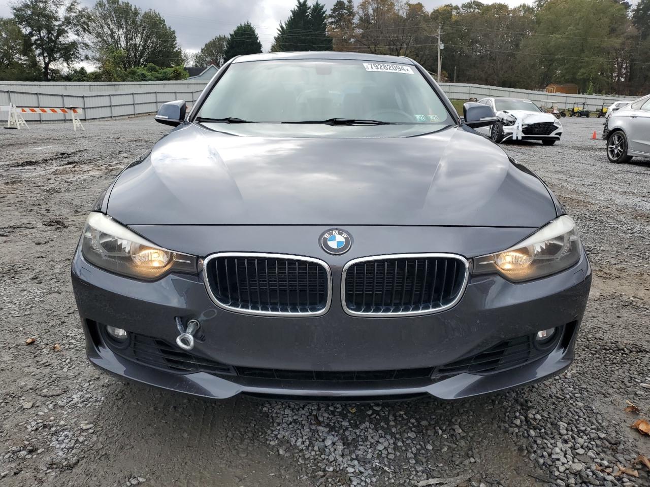 2013 BMW 3er VIN WBA3B3G52DNR81075 Copart auction photo, vandalism / minor dent/scratches damage thumbnail 5