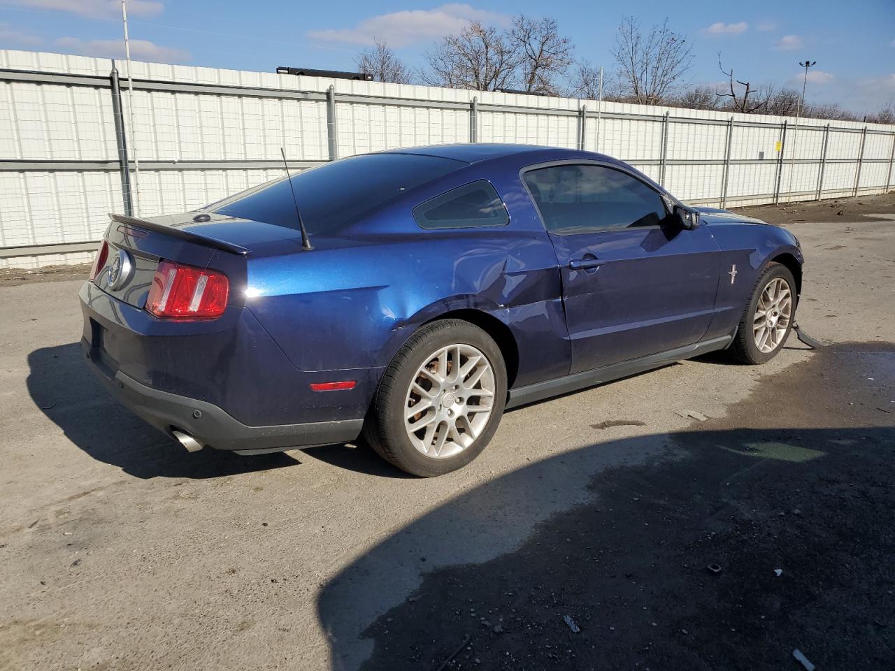 2012 Ford Mustang VIN 1ZVBP8AM9C5268506 Copart auction photo, front end / side damage thumbnail 3