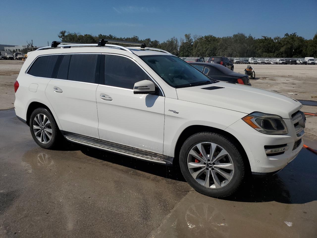 2015 Mercedes-Benz GL-klasse VIN 4JGDF2EE7FA552125 Copart auction photo, normal wear damage thumbnail 4