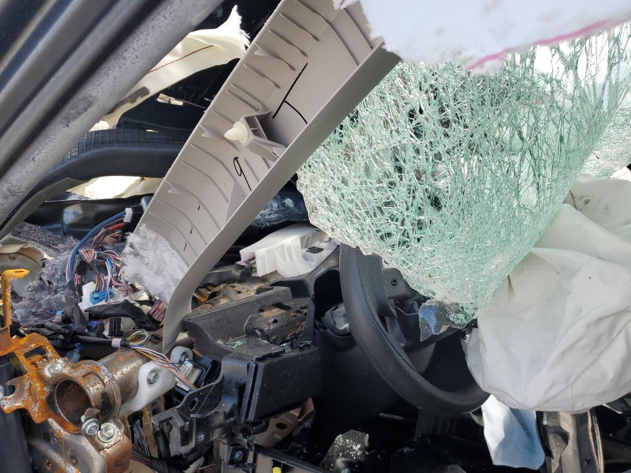 2019 Toyota Corolla VIN 5YFBURHE5KP915873 Copart auction photo, all over damage thumbnail 9
