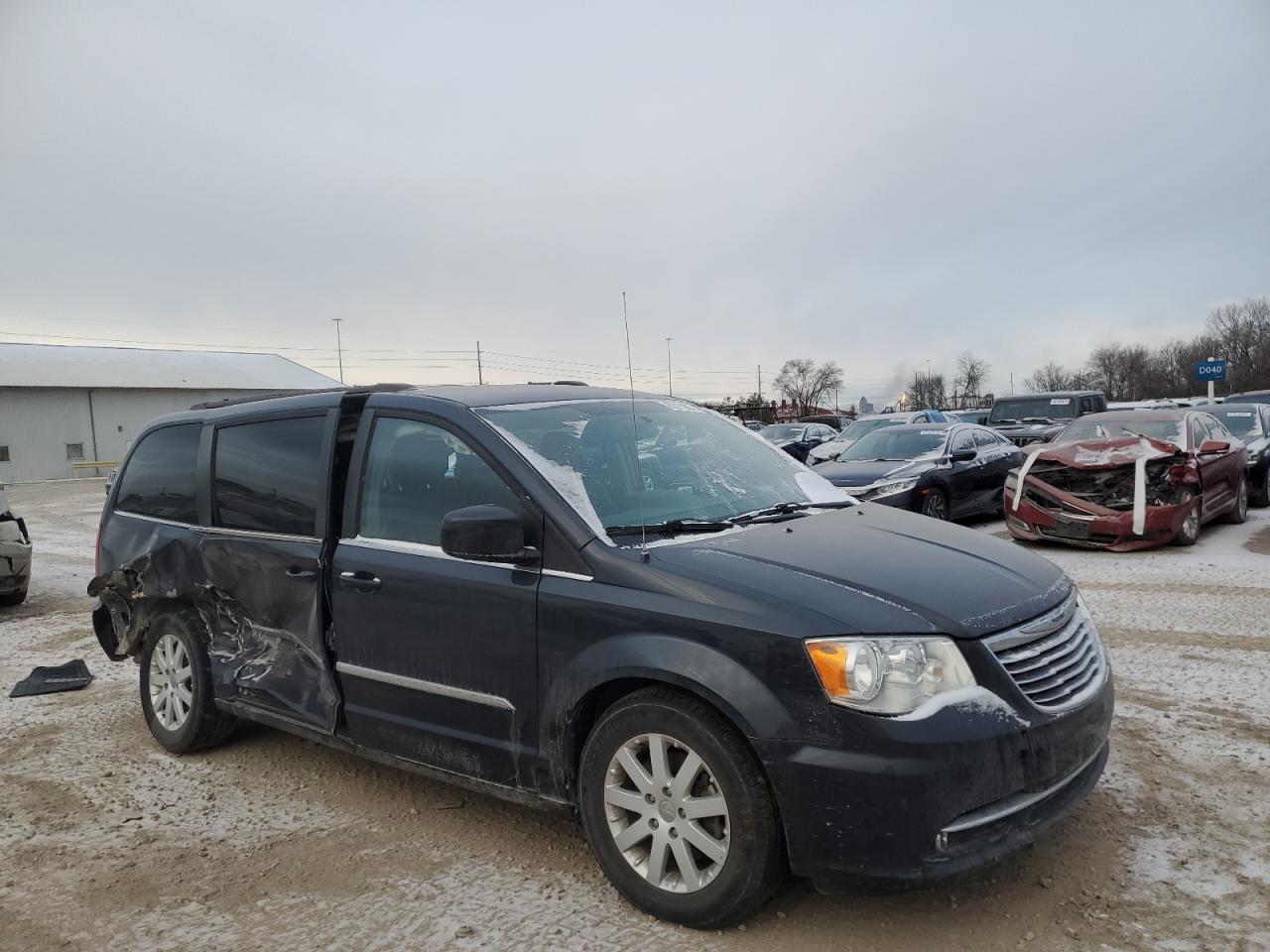 2014 Chrysler Town & Country VIN 2C4RC1BG2ER396489 Copart auction photo, side / rear end damage thumbnail 4