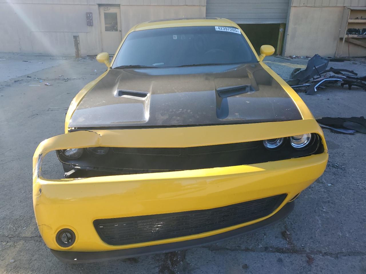 2018 Dodge Challenger VIN 2C3CDZBT7JH172461 Copart auction photo, side / front end damage thumbnail 5