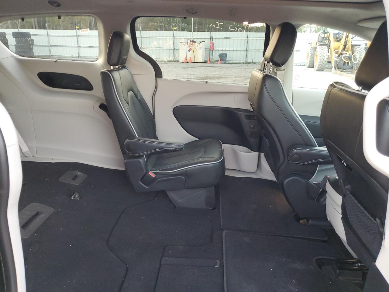 2022 Chrysler Pacifica VIN 2C4RC1GG2NR136280 Copart auction photo, front end damage thumbnail 11