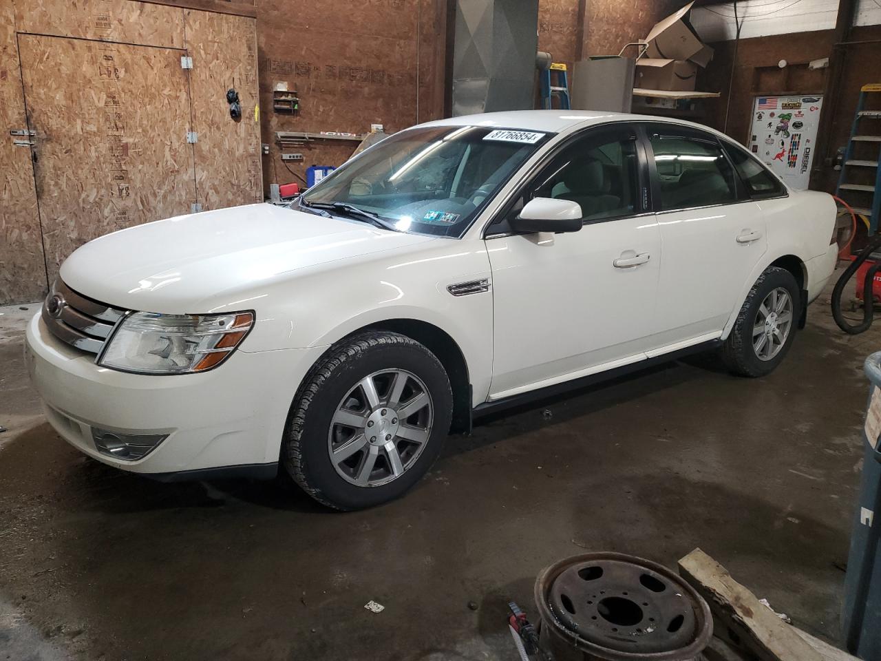 2009 Ford Taurus VIN 1FAHP27W49G116302