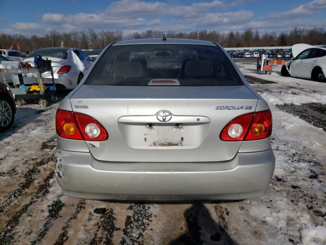 2004 Toyota Corolla VIN 1NXBR32E44Z341694 Copart auction photo, front end damage thumbnail 6