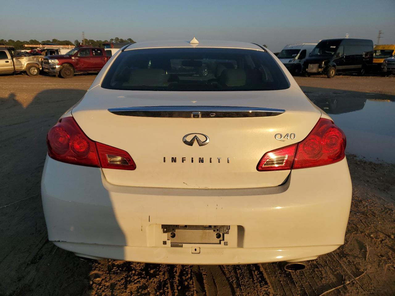 2015 Infiniti Q40 VIN JN1CV6AP4FM580208 Copart auction photo, front end damage thumbnail 6
