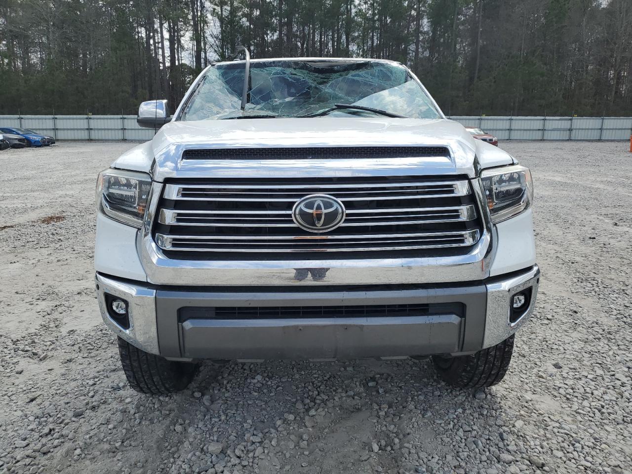 2018 Toyota Tundra VIN 5TFAW5F14JX686052 Copart auction photo, side / rollover damage thumbnail 5
