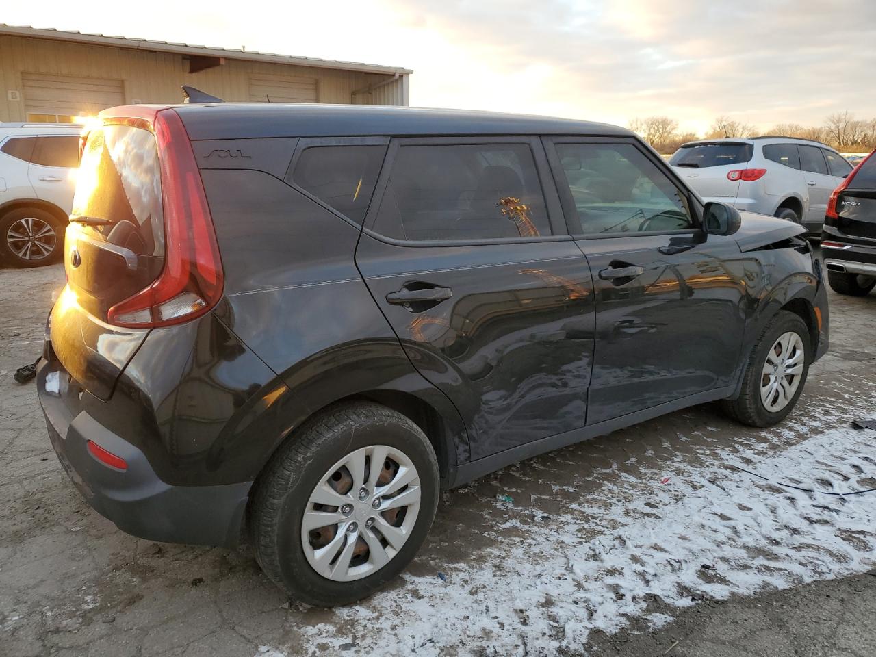 2021 KIA Soul VIN KNDJ23AU1M7762462 Copart auction photo, front end / rear end damage thumbnail 3