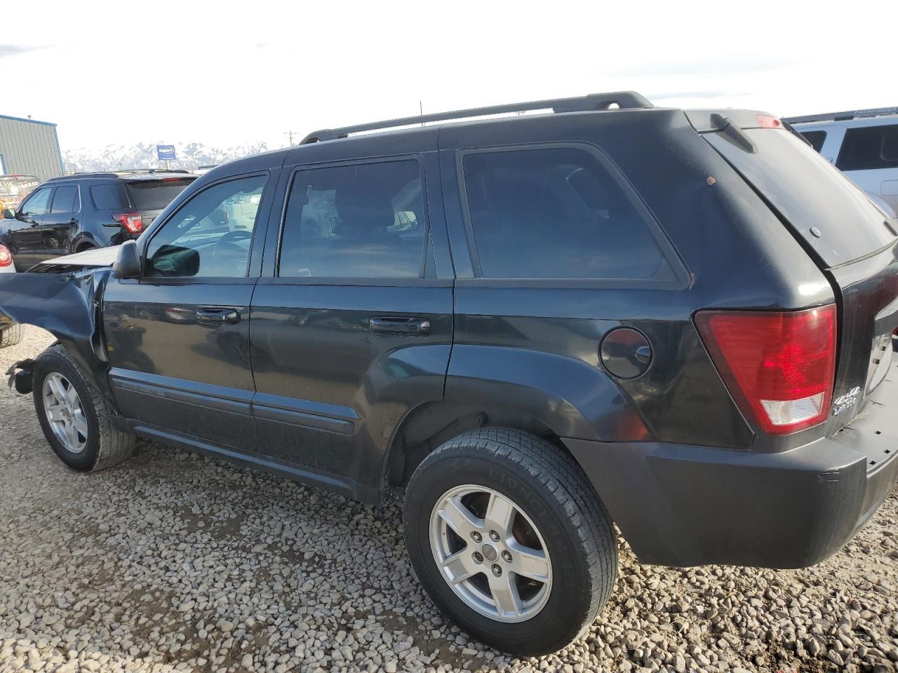 2007 Jeep Grand Cherokee VIN 1J8GR48K47C568772 Copart auction photo, front end / side damage thumbnail 2