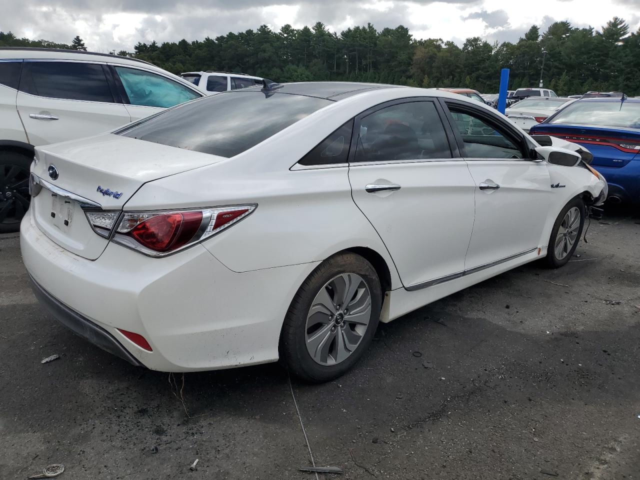 2015 Hyundai Sonata VIN KMHEC4A45FA128268 Copart auction photo, front end / minor dent/scratches damage thumbnail 3