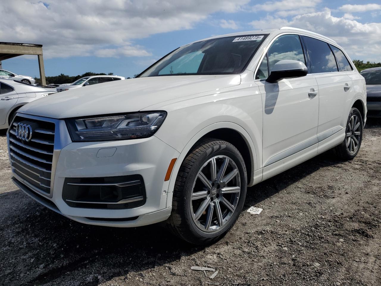 2019 Audi Q7 VIN WA1LHAF74KD014439
