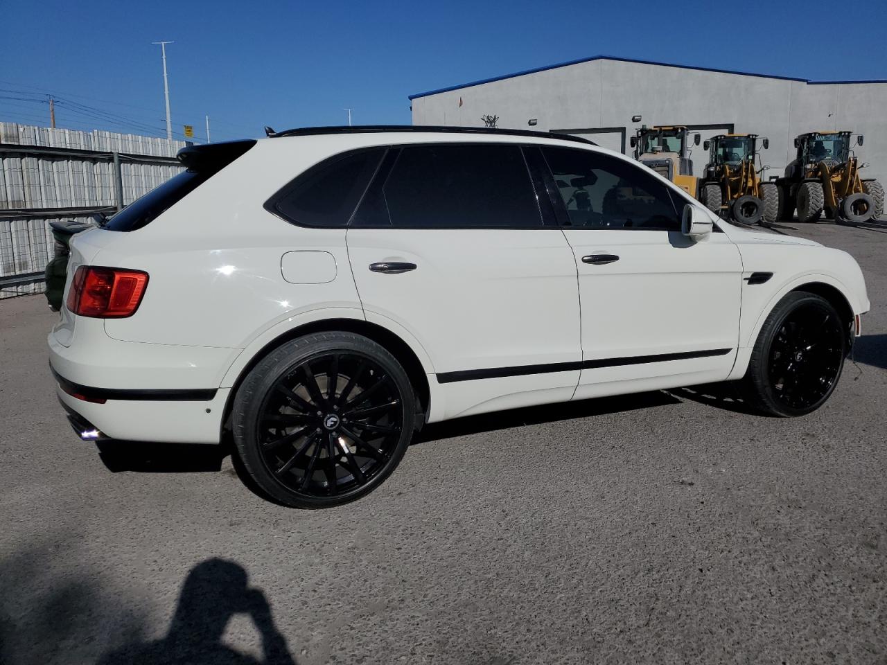 2017 Bentley Bentayga VIN SJAAC2ZV9HC013783 Copart auction photo, front end damage thumbnail 3