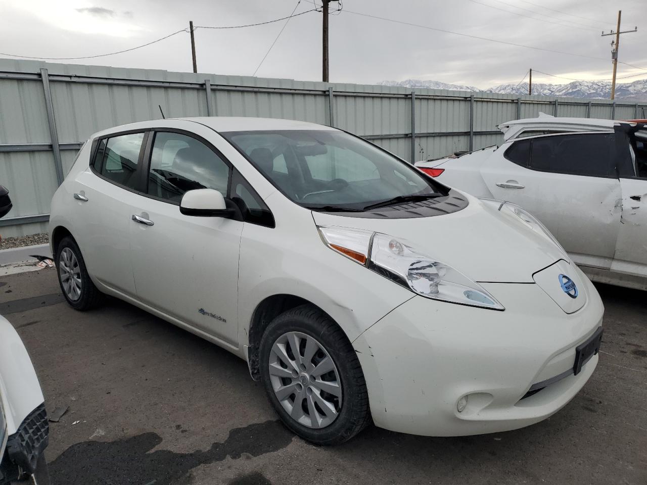 2016 Nissan Leaf VIN 1N4AZ0CP8GC301777 Copart auction photo, side damage thumbnail 4