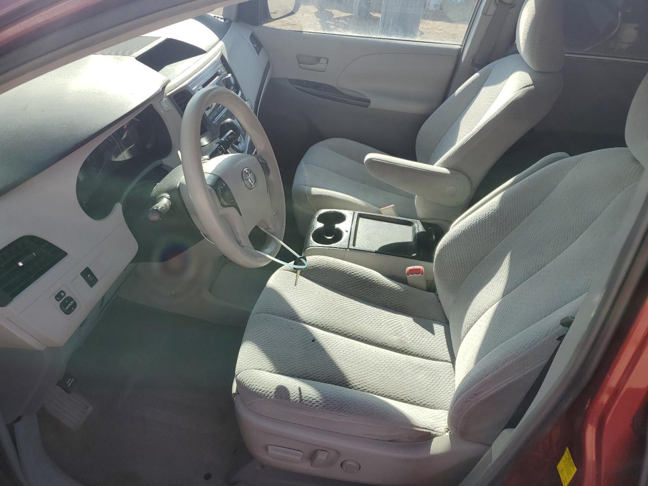 2011 Toyota Sienna VIN 5TDKK3DC7BS011540 Copart auction photo, front end / mechanical damage thumbnail 7