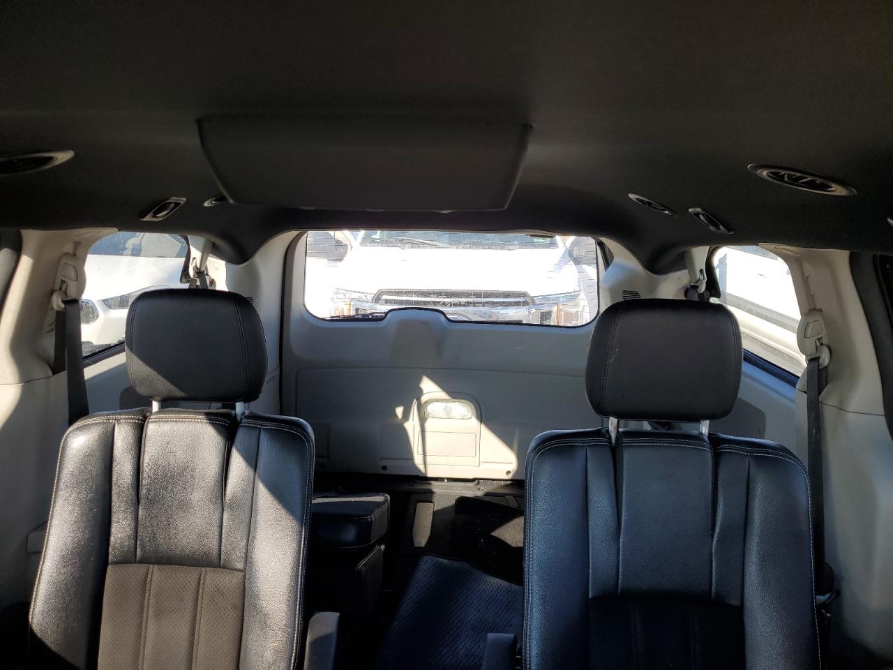 2019 Dodge Caravan VIN 2C4RDGCG5KR679690 Copart auction photo, water/flood damage thumbnail 10