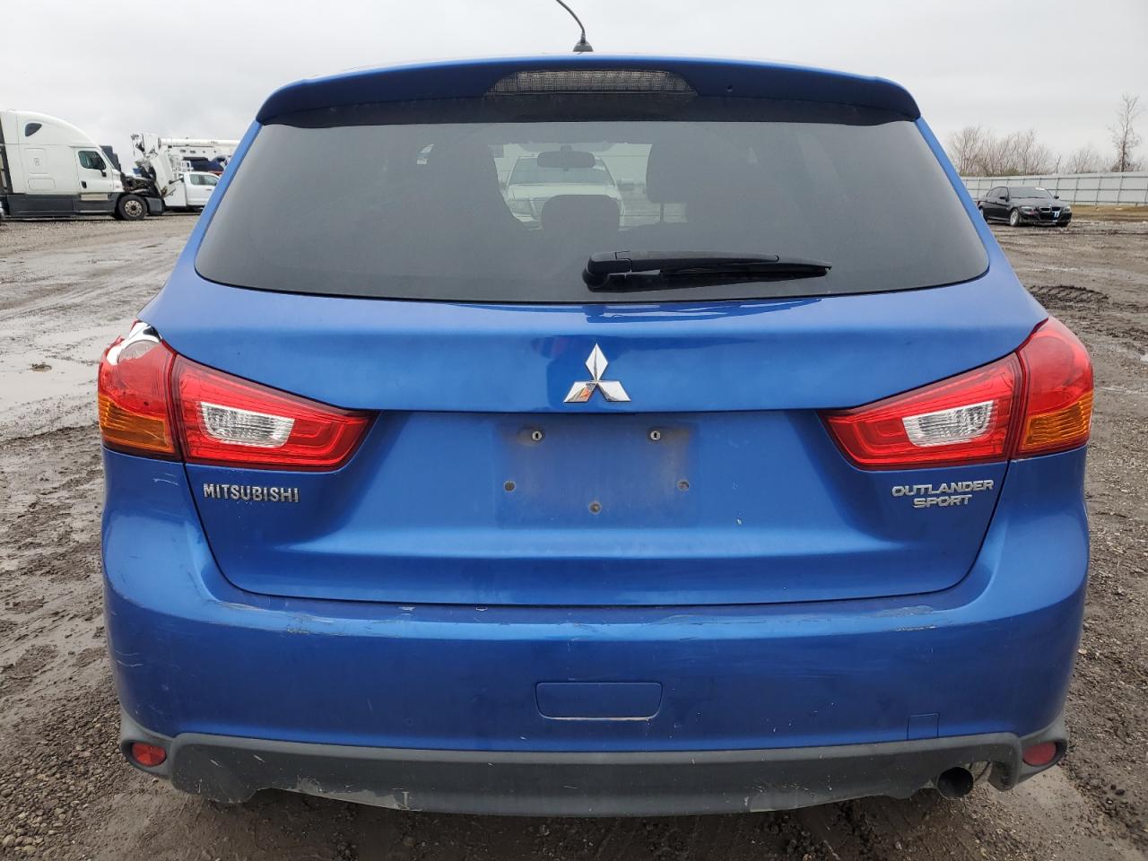 2015 Mitsubishi Outlander VIN 4A4AP3AU9FE016060 Copart auction photo, front end / minor dent/scratches damage thumbnail 6