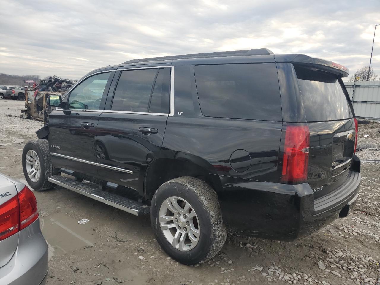2017 Chevrolet Tahoe VIN 1GNSKBKC0HR128842 Copart auction photo, front end / minor dent/scratches damage thumbnail 2