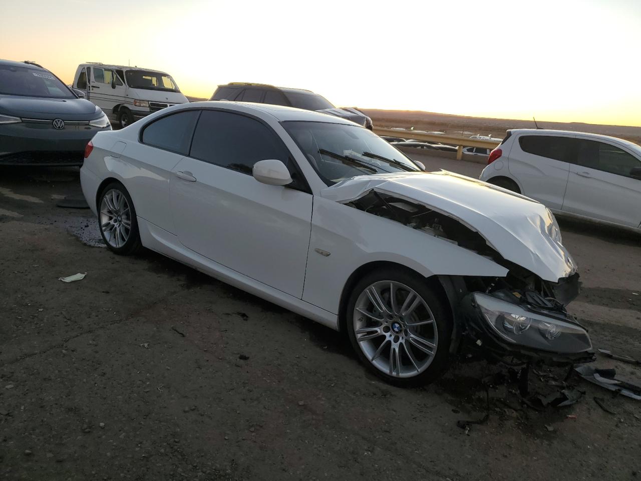 2012 BMW 3er VIN WBAKG7C56CE803470 Copart auction photo, front end damage thumbnail 4