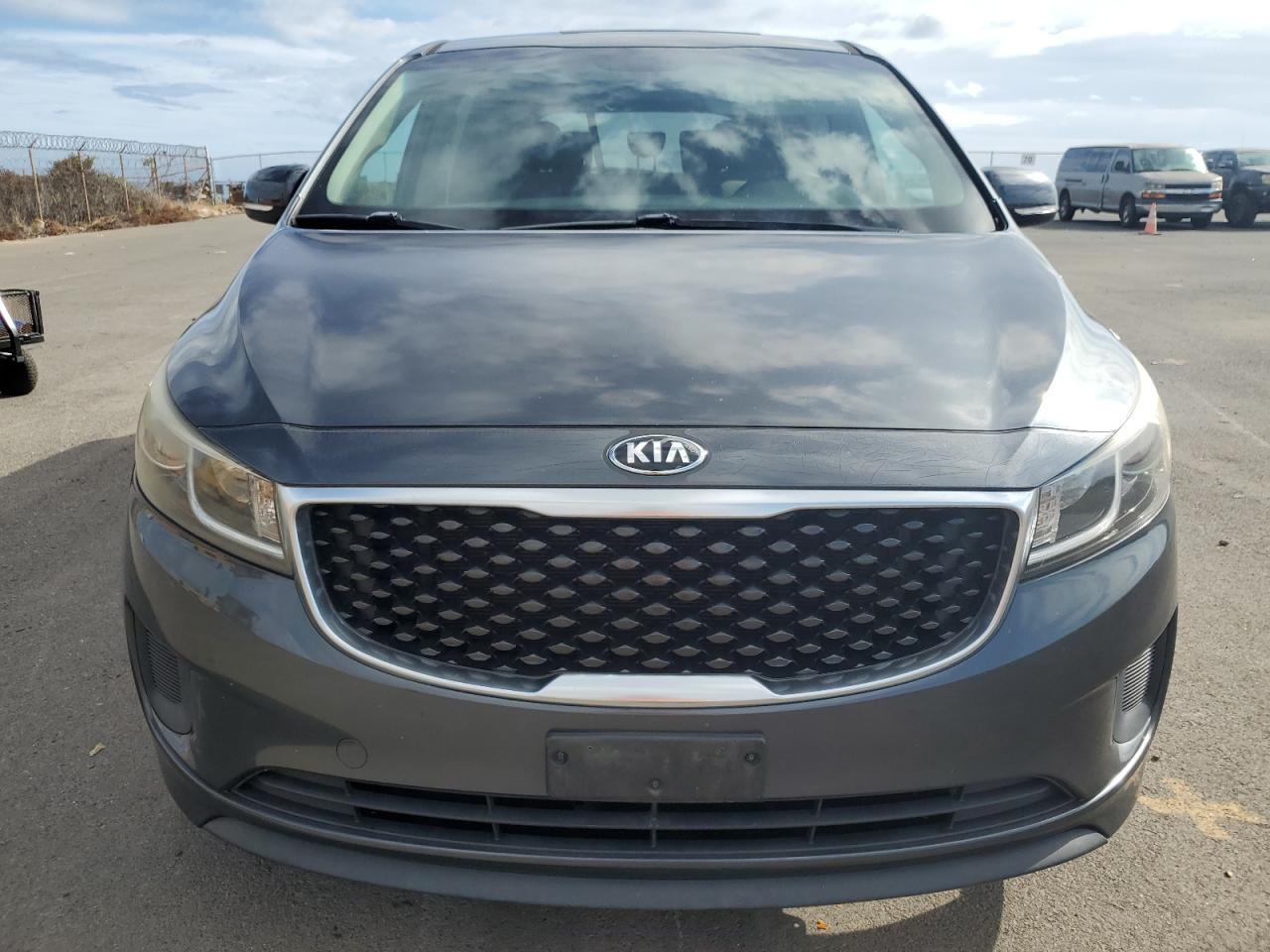 2016 KIA Sedona VIN KNDMB5C13G6168056 Copart auction photo, mechanical damage thumbnail 5