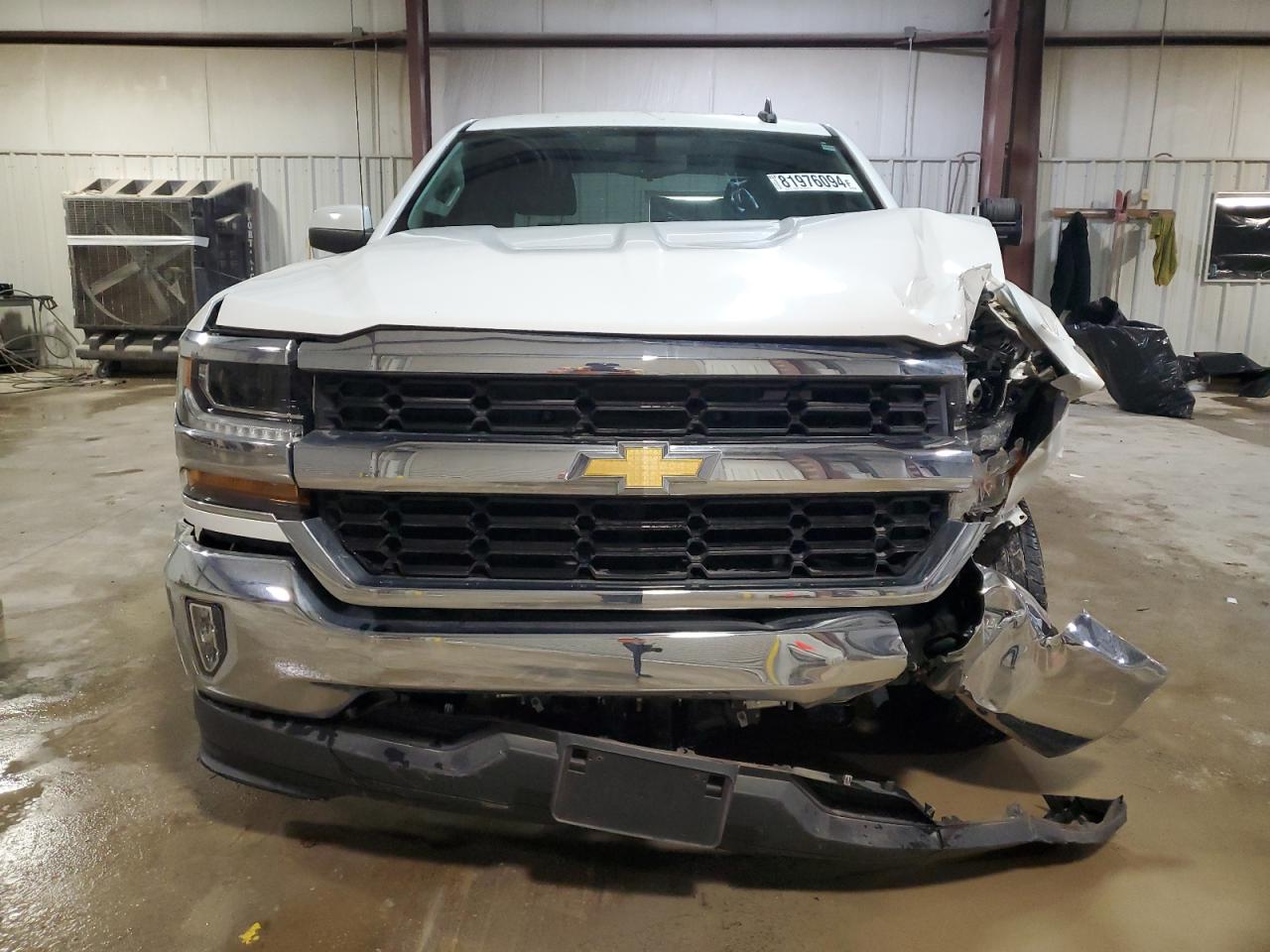 2018 Chevrolet Silverado VIN 3GCPCREC1JG406279 Copart auction photo, front end / minor dent/scratches damage thumbnail 5
