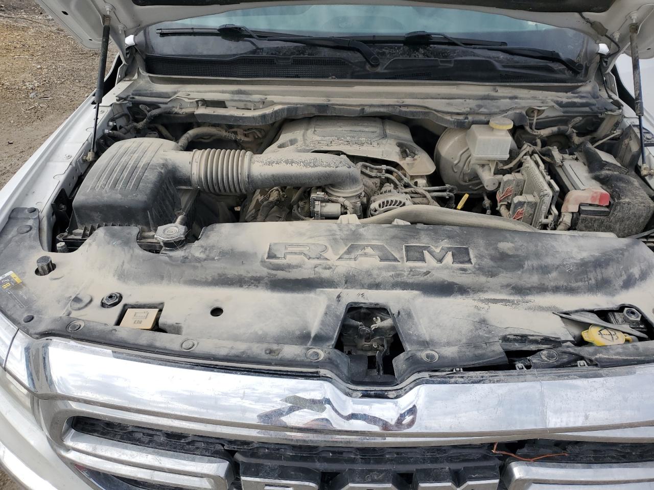 2019 RAM 1500 VIN 1C6SRFGT4KN826249 Copart auction photo, front end / minor dent/scratches damage thumbnail 11