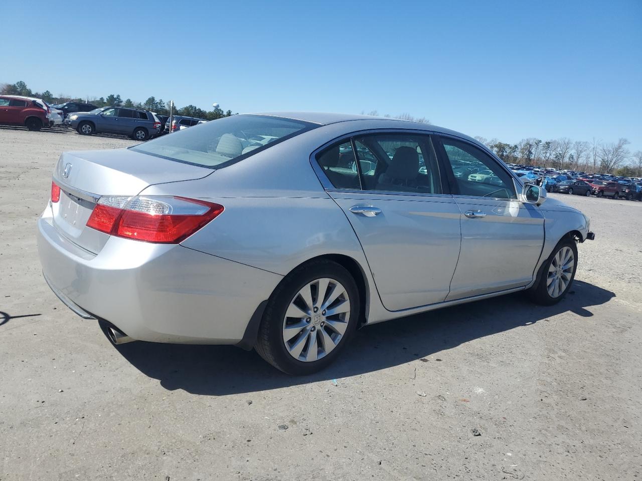 2013 Honda Accord VIN 1HGCR2F72DA206943 Copart auction photo, front end / minor dent/scratches damage thumbnail 3