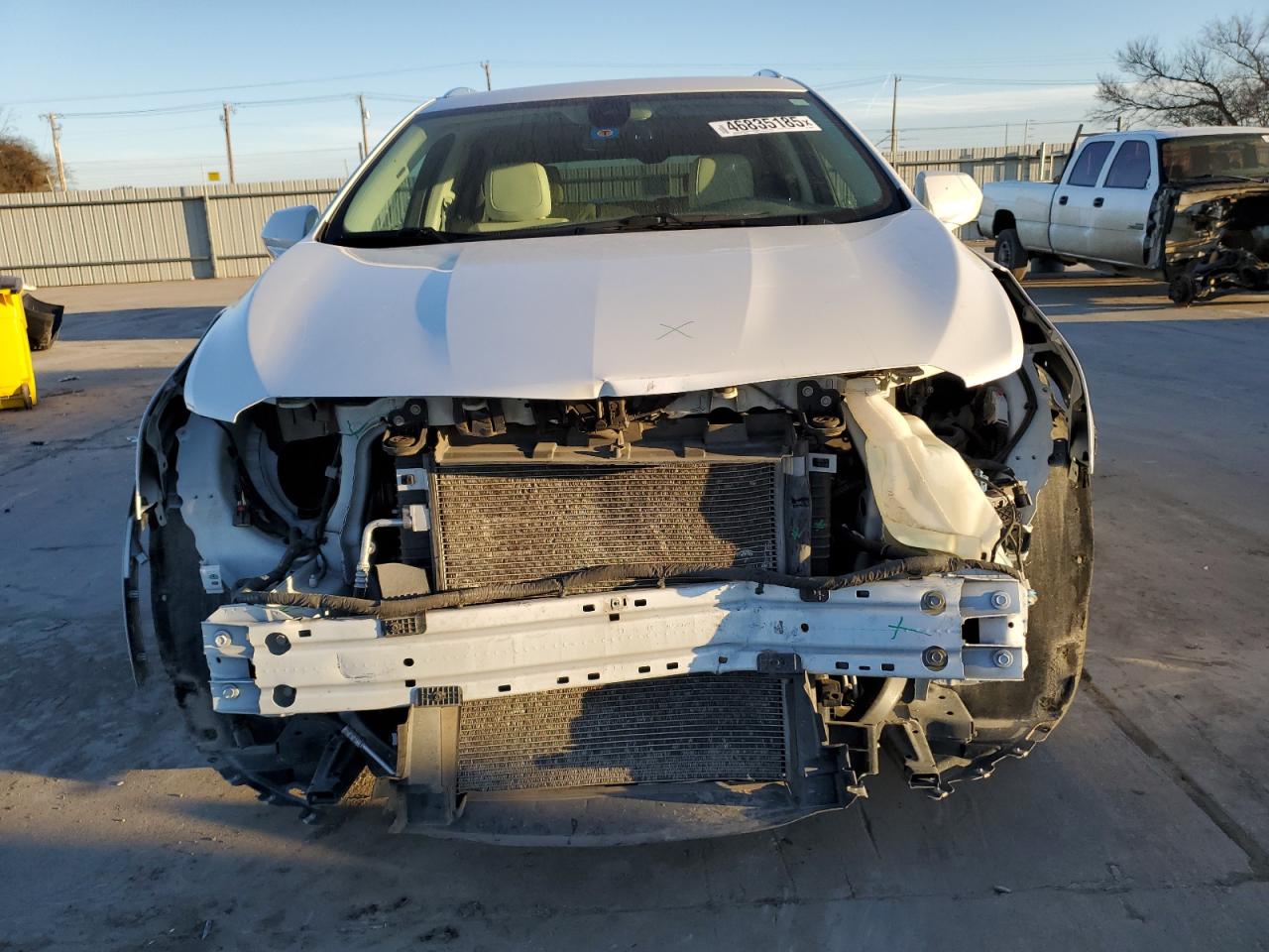 2019 Cadillac XT5 VIN 1GYKNCRS7KZ208627 Copart auction photo, front end / hail damage thumbnail 5