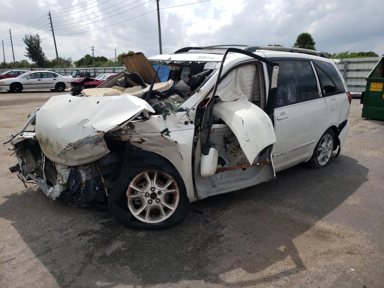 2005 Toyota Sienna VIN 5TDZA22C65S335999