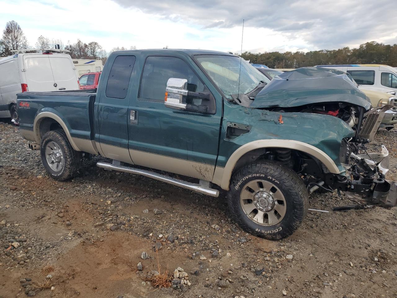 2008 Ford F250 VIN 1FTSX21R48EB09816 Copart auction photo, front end / rear end damage thumbnail 4