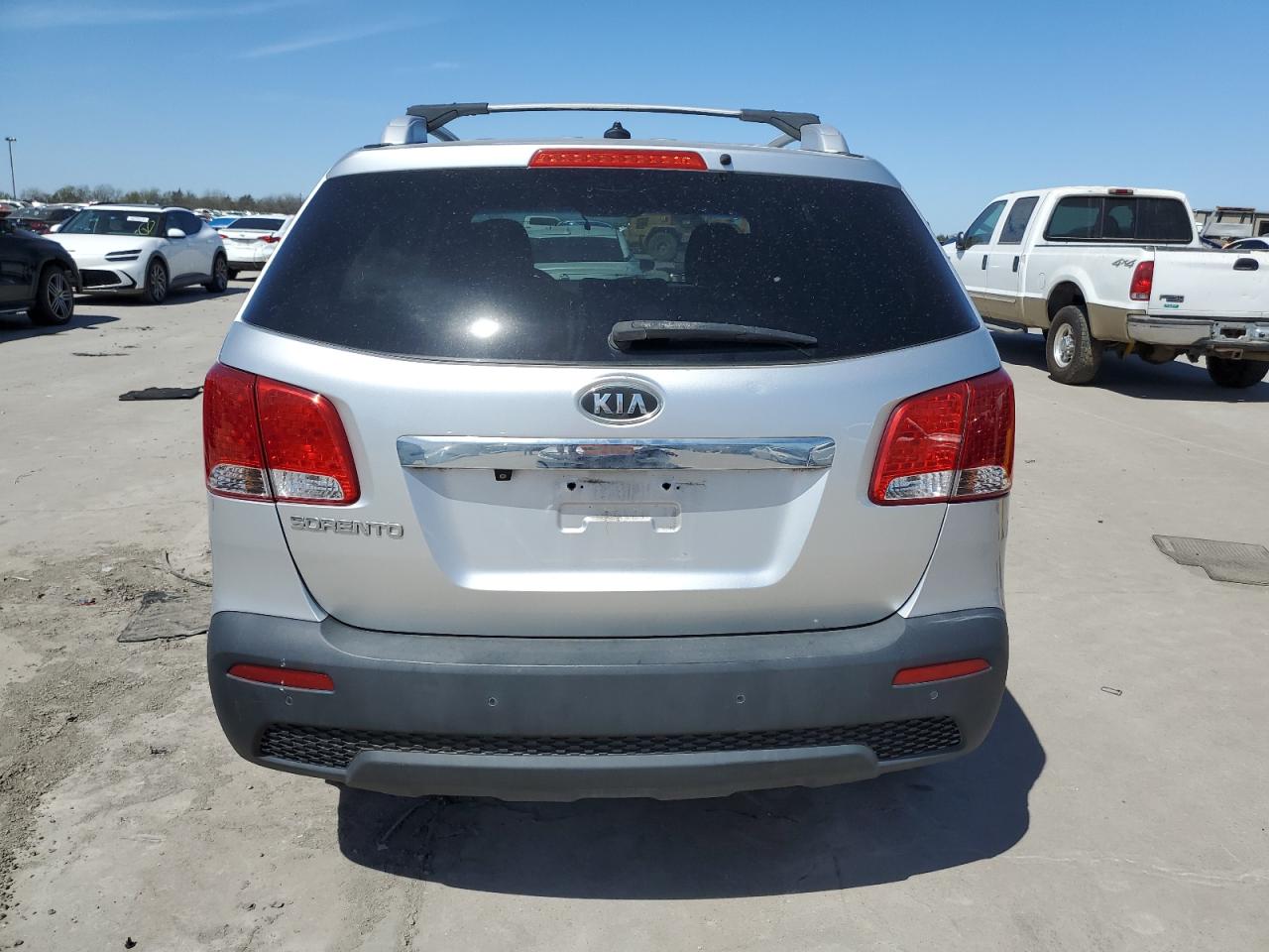 2011 KIA Sorento VIN 5XYKT3A11BG066353 Copart auction photo, frame damage / hail damage thumbnail 6