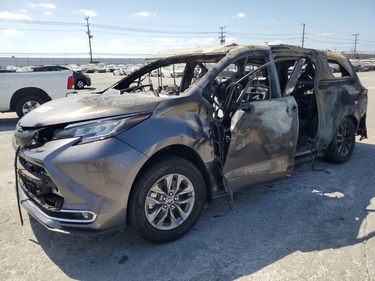 2021 Toyota Sienna VIN 5TDJRKEC5MS054566
