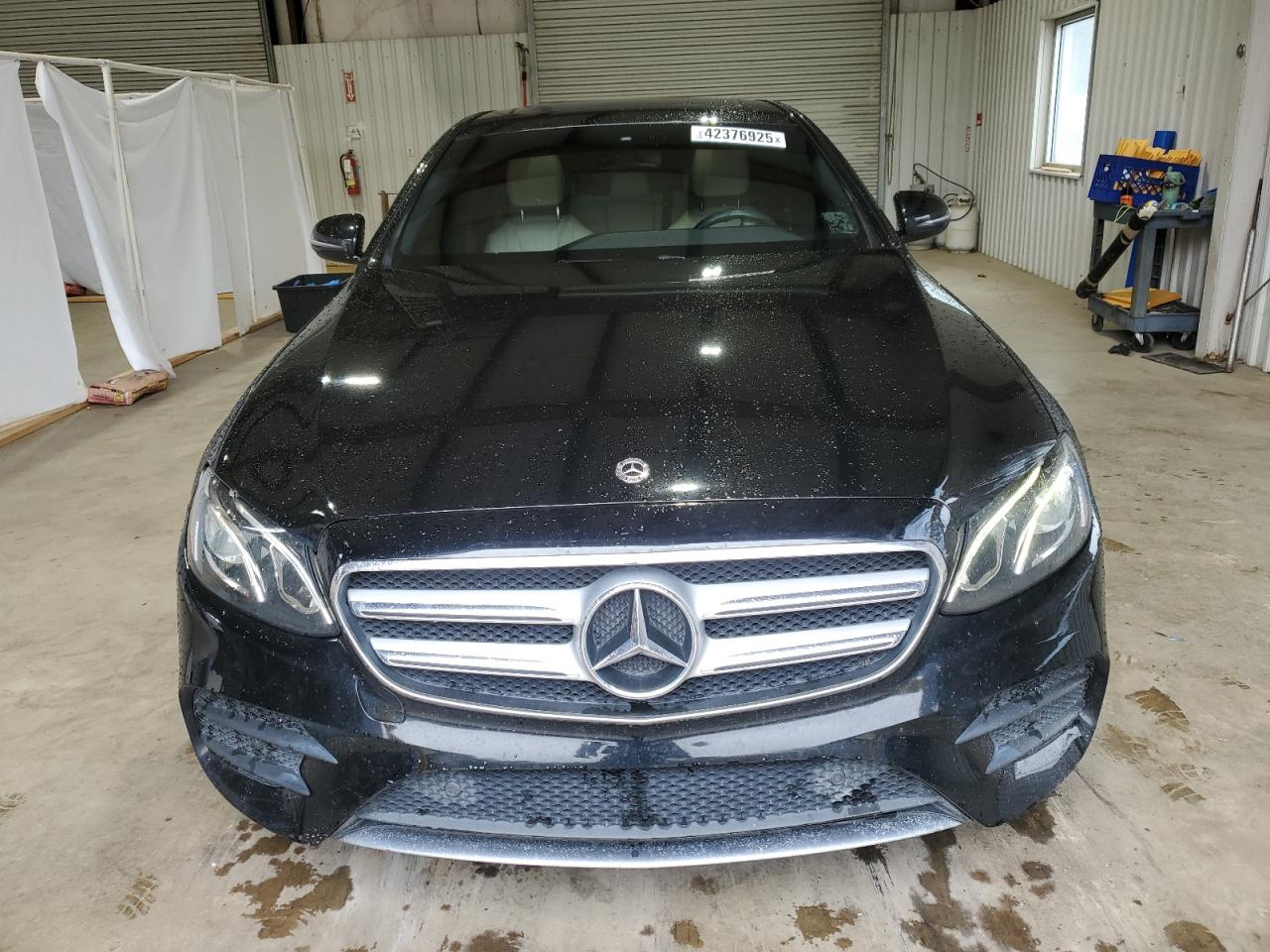 2018 Mercedes-Benz E-klasse VIN WDDZF4JBXJA374002 Copart auction photo, rear end / minor dent/scratches damage thumbnail 5