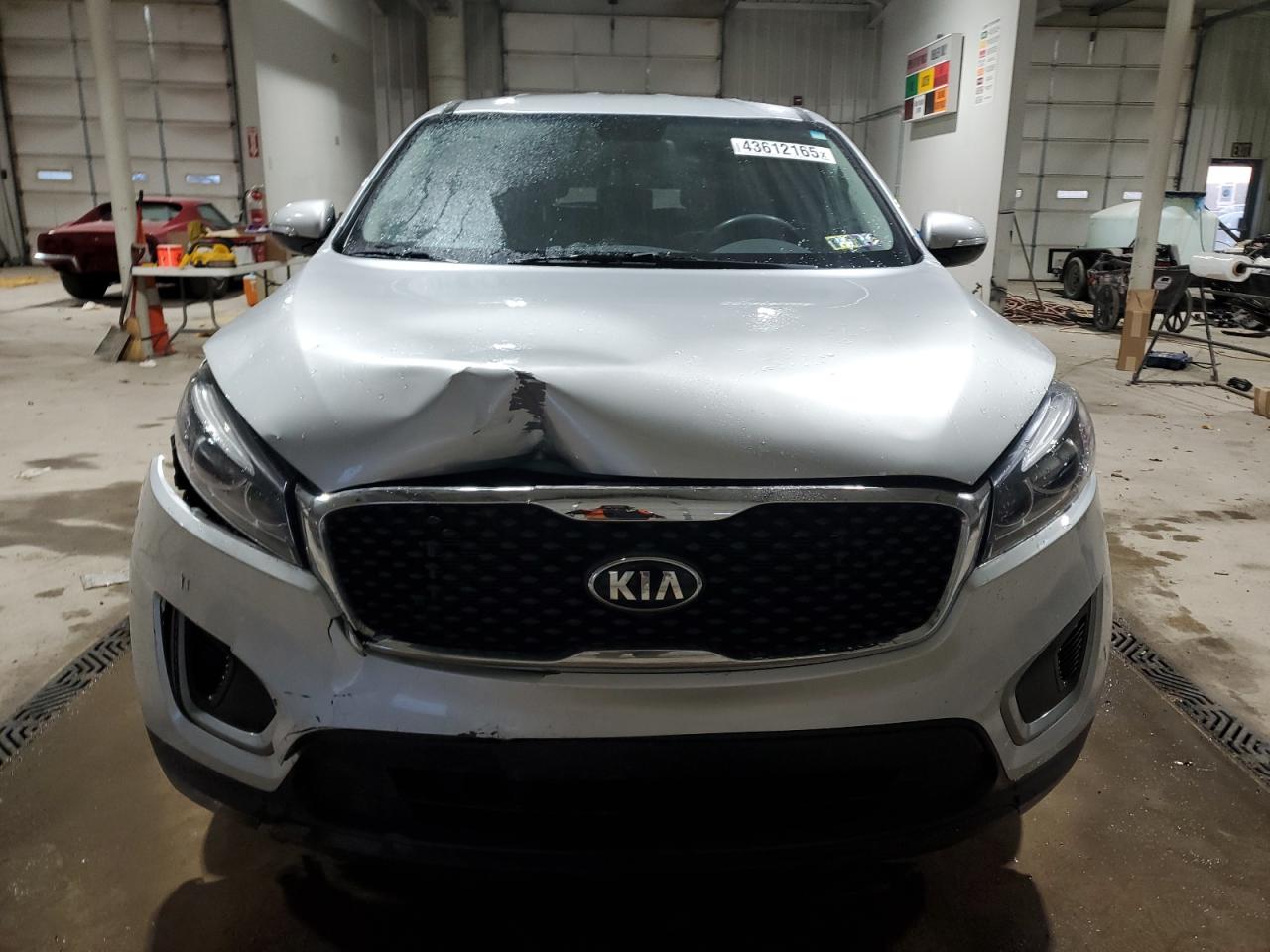 2018 KIA Sorento VIN 5XYPG4A30JG413235 Copart auction photo, front end damage thumbnail 5