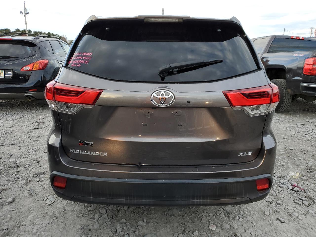 2019 Toyota Highlander VIN 5TDKZRFH7KS571999 Copart auction photo, front end damage thumbnail 6