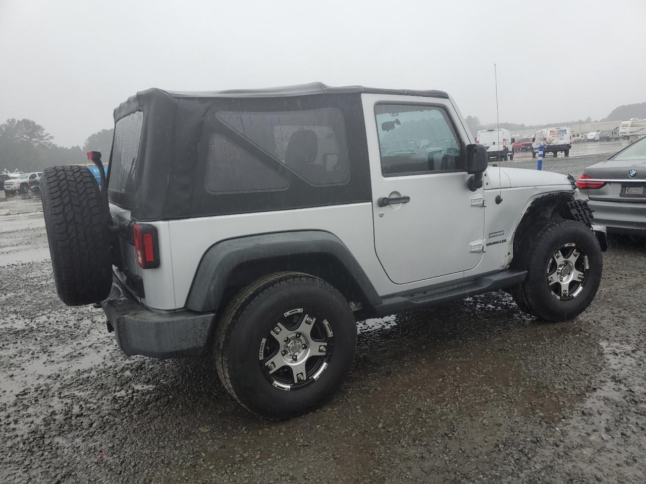 2011 Jeep Wrangler VIN 1J4AA2D11BL508246 Copart auction photo, front end damage thumbnail 3