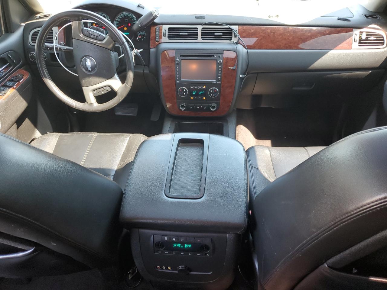 2012 Chevrolet Tahoe VIN 1GNSCDEJ9CR225663 Copart auction photo, minor dent/scratches damage thumbnail 8
