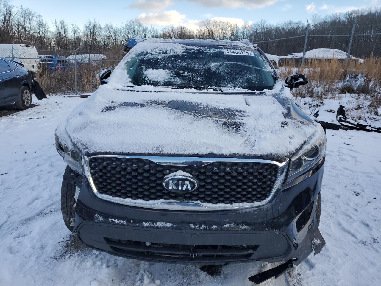 2016 KIA Sorento VIN 5XYPG4A30GG143481 Copart auction photo, all over / minor dent/scratches damage thumbnail 5