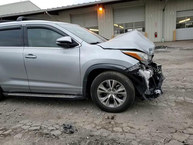 2015 Toyota Highlander VIN 5TDJKRFH5FS168125 Copart auction photo, front end damage thumbnail 12