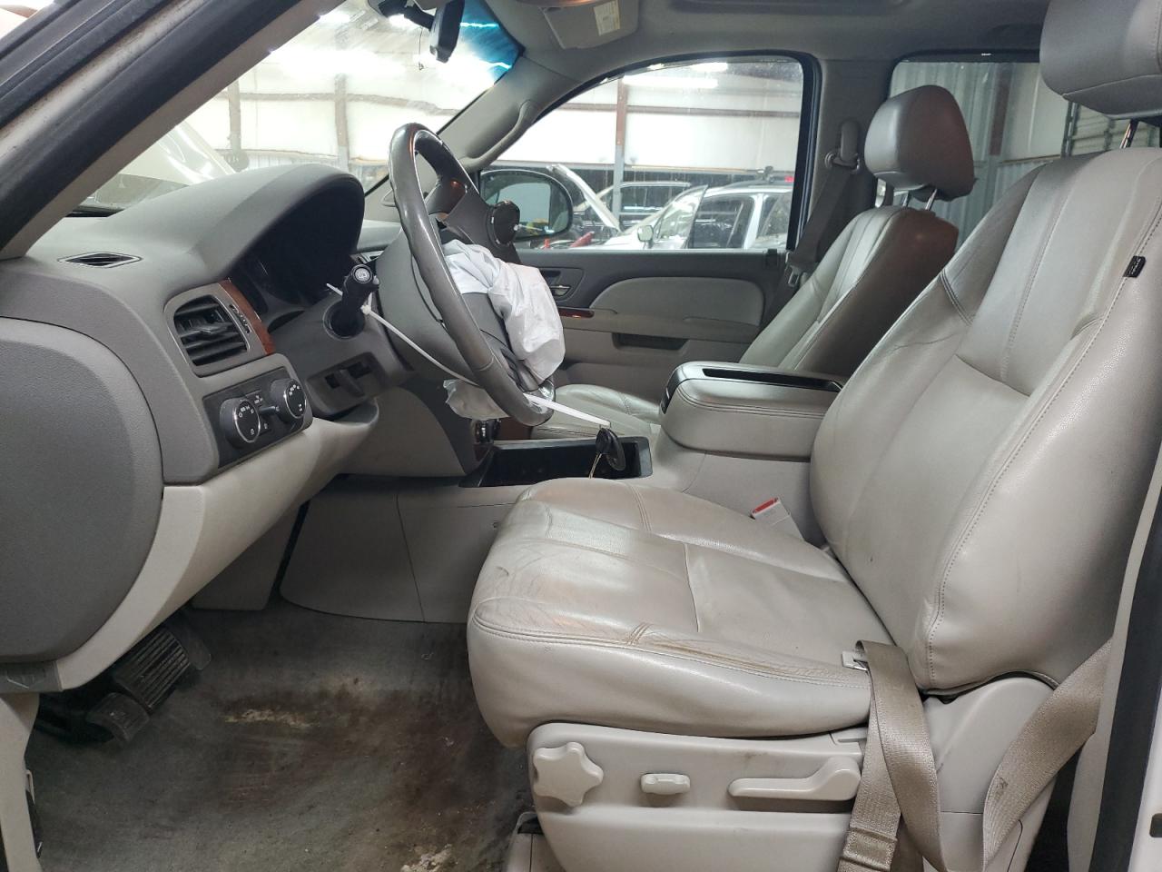 2013 Chevrolet Tahoe VIN 1GNSKBE07DR239965 Copart auction photo, front end damage thumbnail 7