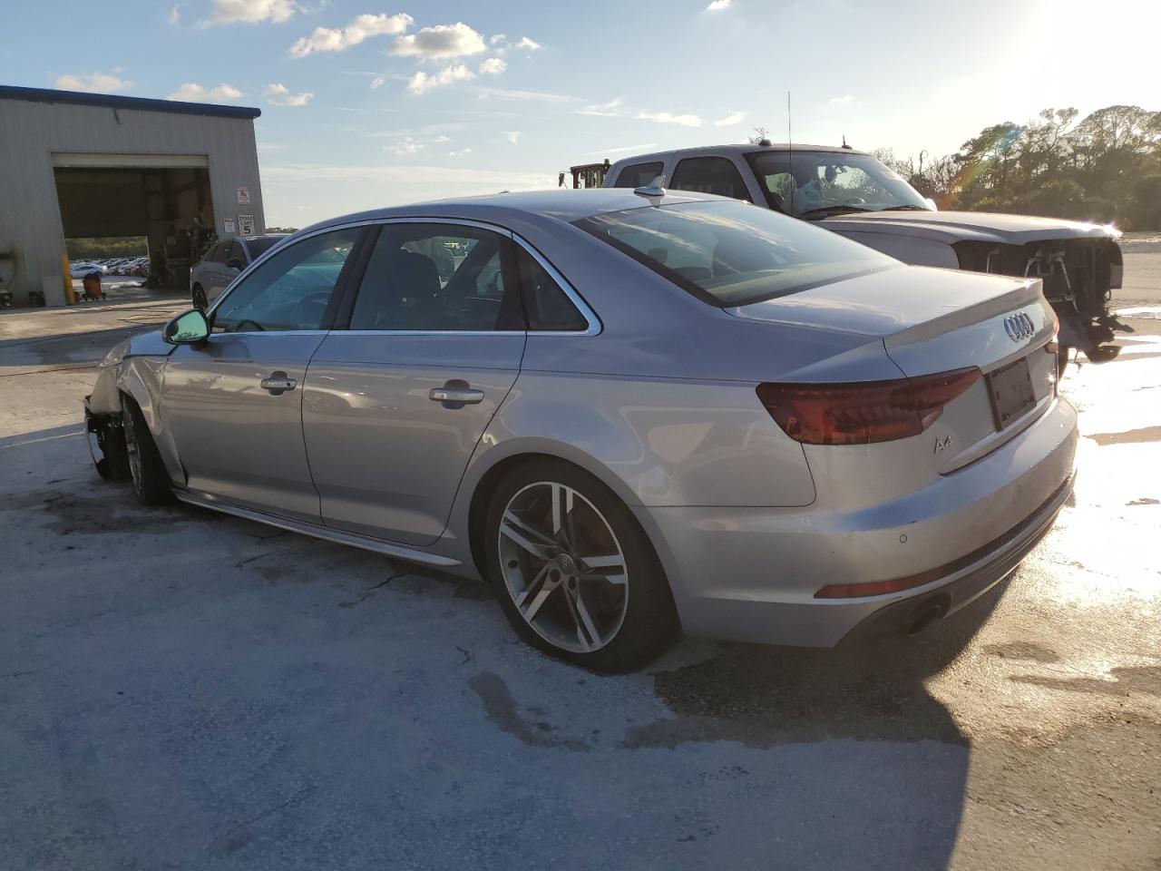 2018 Audi A4 VIN WAUENAF41JA125508 Copart auction photo, front end damage thumbnail 2