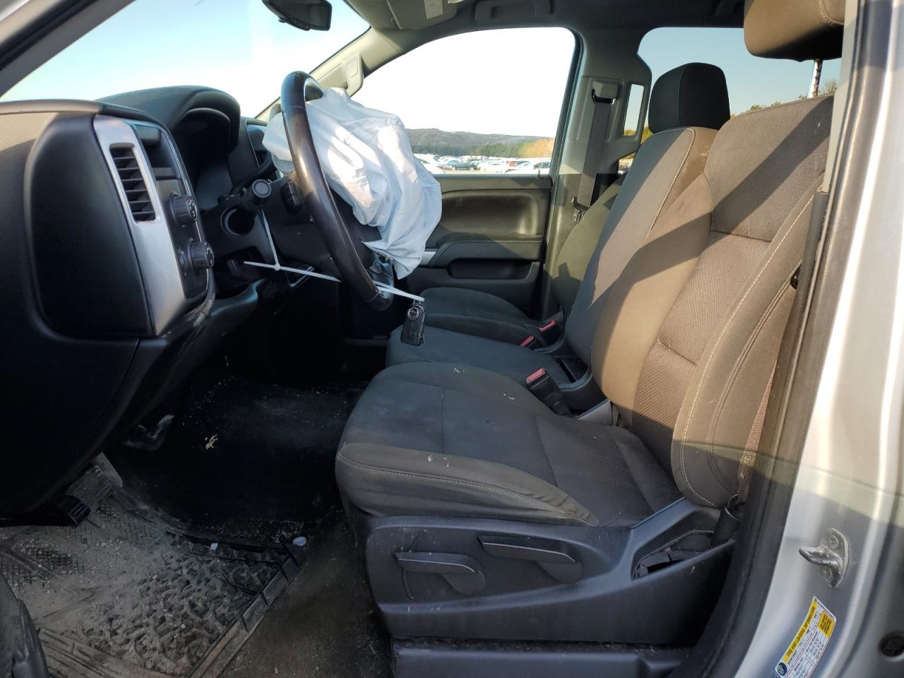 2016 Chevrolet Silverado VIN 3GCUKREC2GG124974 Copart auction photo, front end / minor dent/scratches damage thumbnail 7