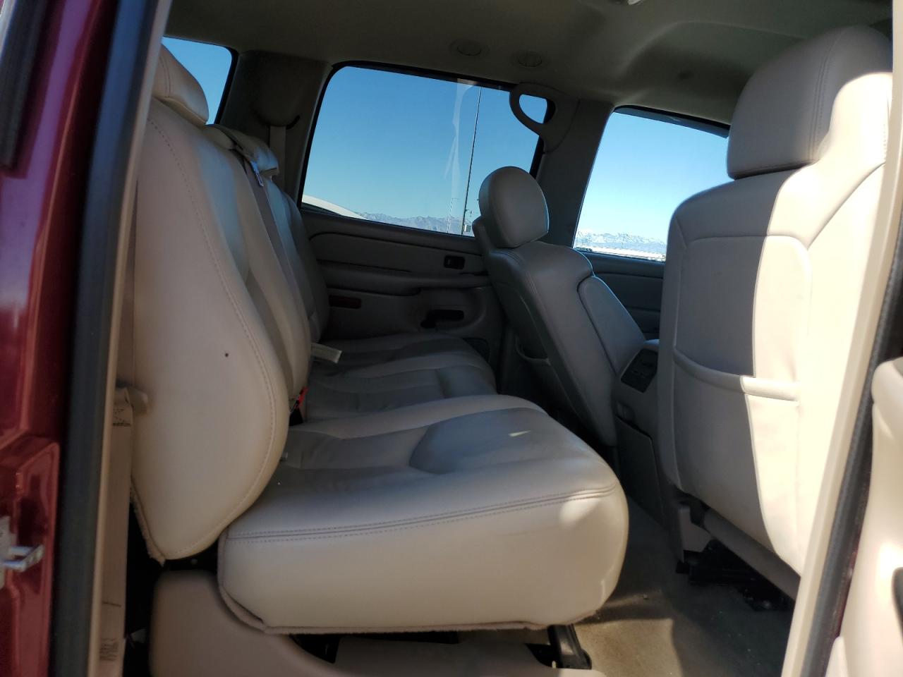 2005 GMC Yukon VIN 1GKFK16Z65J137644 Copart auction photo, front end damage thumbnail 11