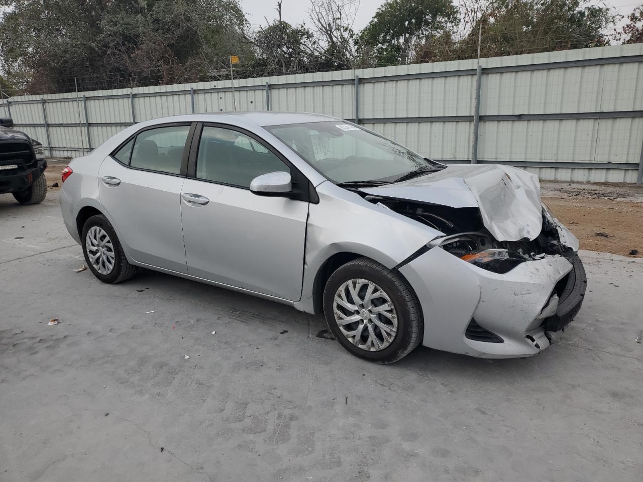 2018 Toyota Corolla VIN 5YFBURHEXJP754354 Copart auction photo, front end / minor dent/scratches damage thumbnail 4