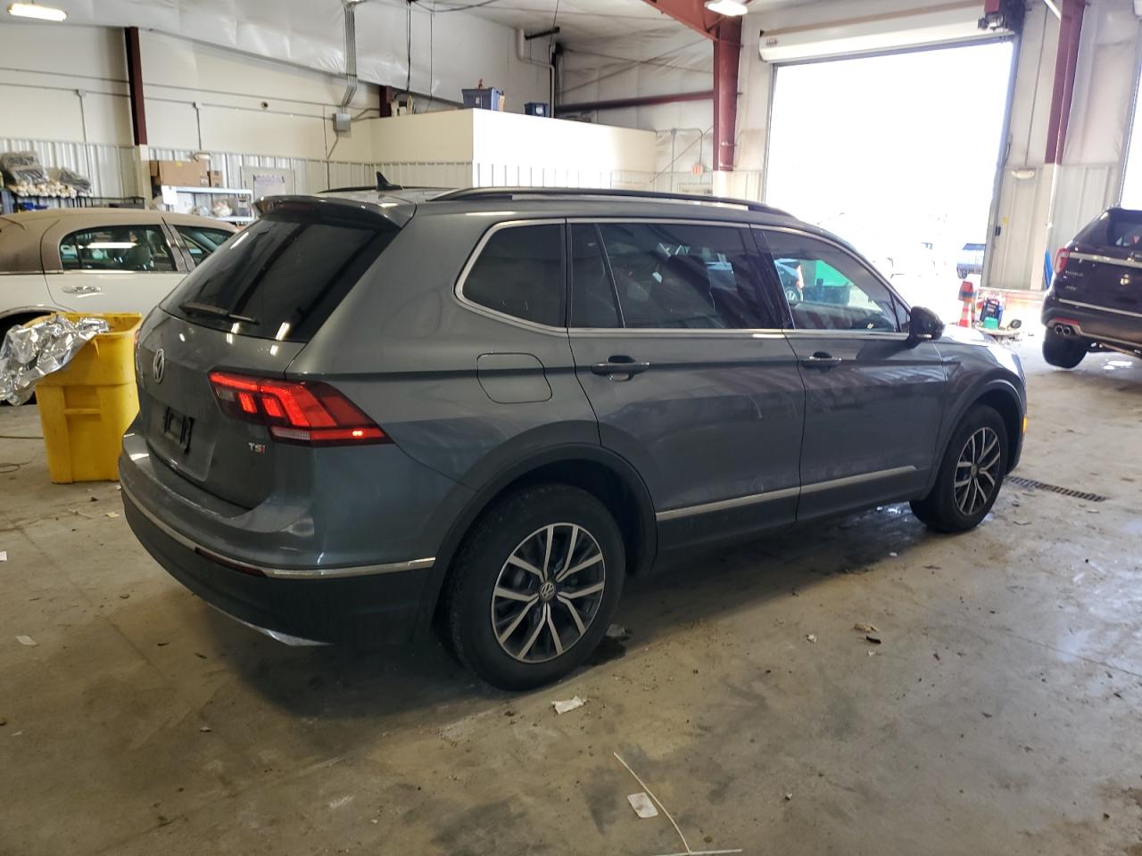 2018 Volkswagen Tiguan VIN 3VV3B7AX5JM221430 Copart auction photo, undercarriage damage thumbnail 3