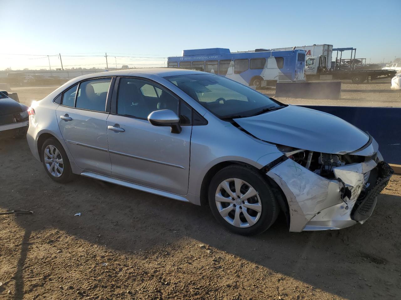 2022 Toyota Corolla VIN 5YFEPMAE2NP354196 Copart auction photo, front end / minor dent/scratches damage thumbnail 4