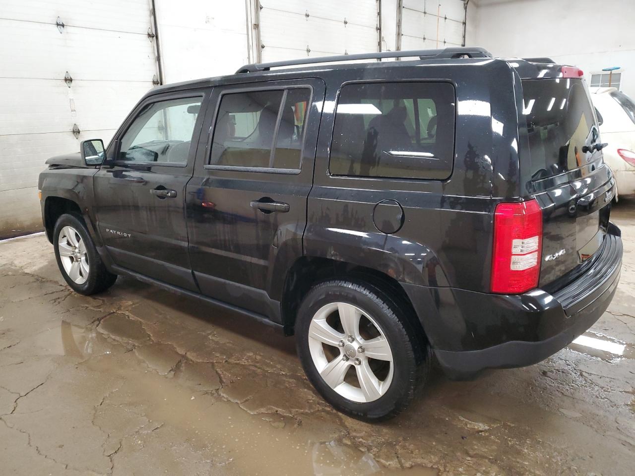 2013 Jeep Liberty (Patriot) VIN 1C4NJRFB0DD137454 Copart auction photo, front end / minor dent/scratches damage thumbnail 2