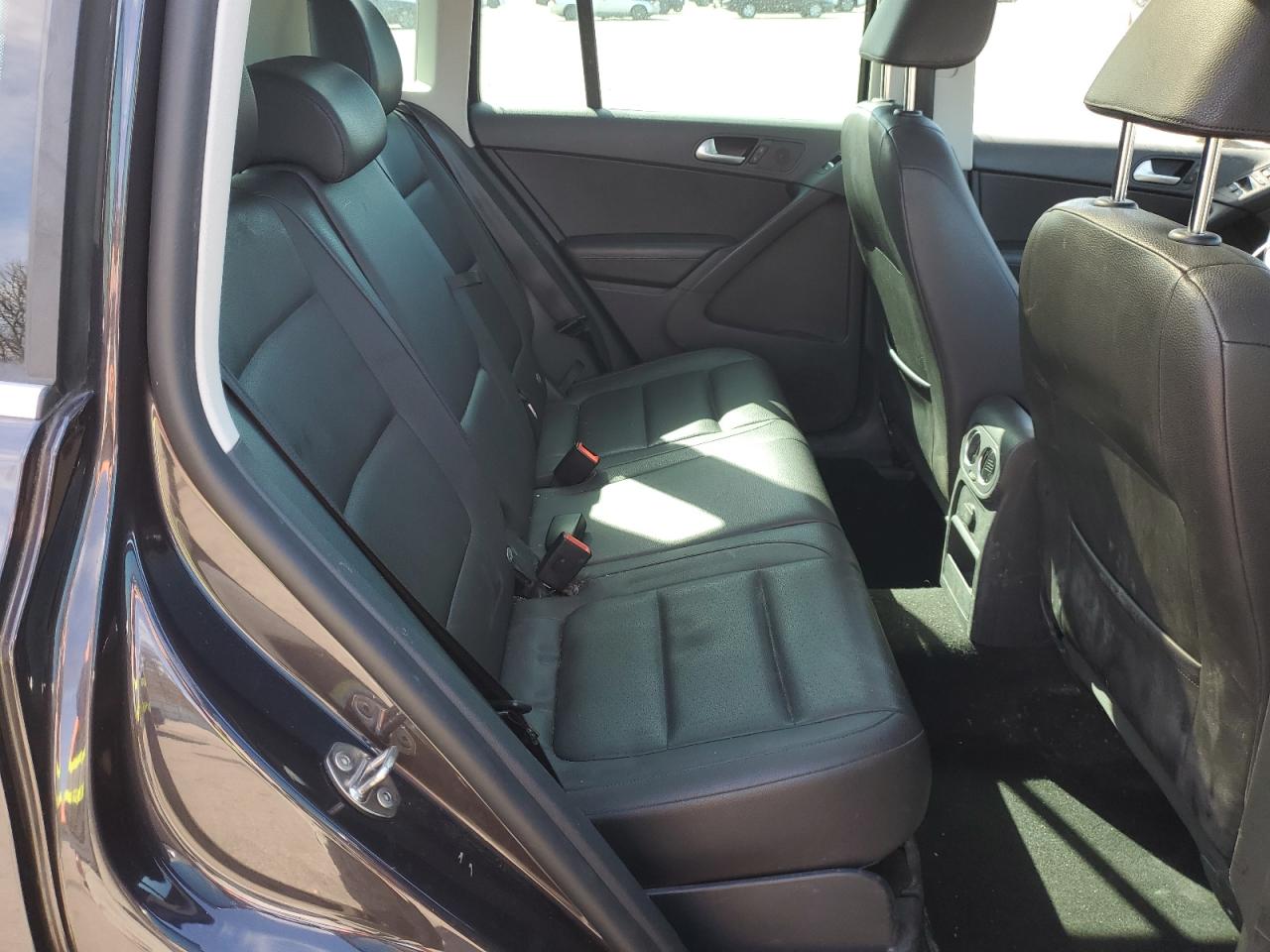 2016 Volkswagen Tiguan VIN WVGAV7AX7GW546596 Copart auction photo, water/flood / side damage thumbnail 11