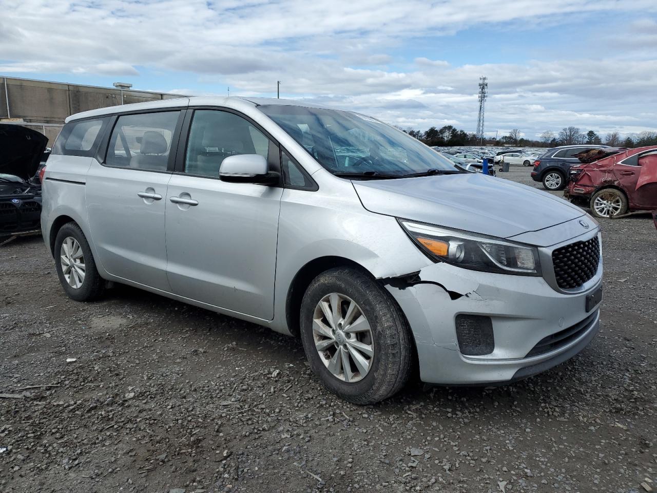 2018 KIA Sedona VIN KNDMA5C16J6410736 Copart auction photo, front end / minor dent/scratches damage thumbnail 4